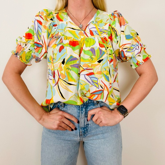 Karlie Linen Blend Puffy Sleeves Tie V Neckline Floral Print Blouse Top - Picture 2 of 7